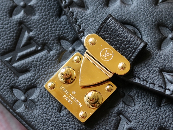 ルイヴィトンバッグ内部構造